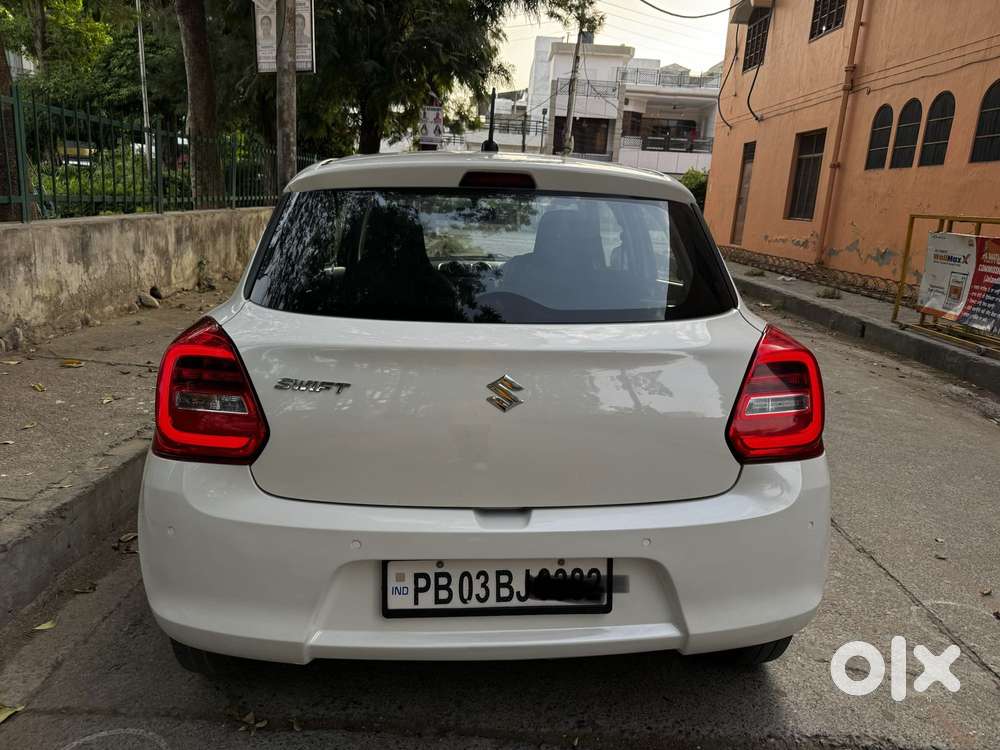 Maruti Suzuki Swift 1.2 Lxi (o), 2022, Petrol