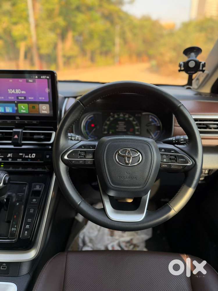 Toyota Innova Hycross 2.0 Zx (o) Hybrid 7 Str, 2023, Petrol