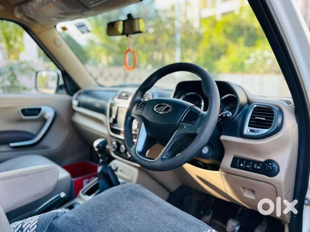 Mahindra Tuv 300 T10, 2020, Diesel