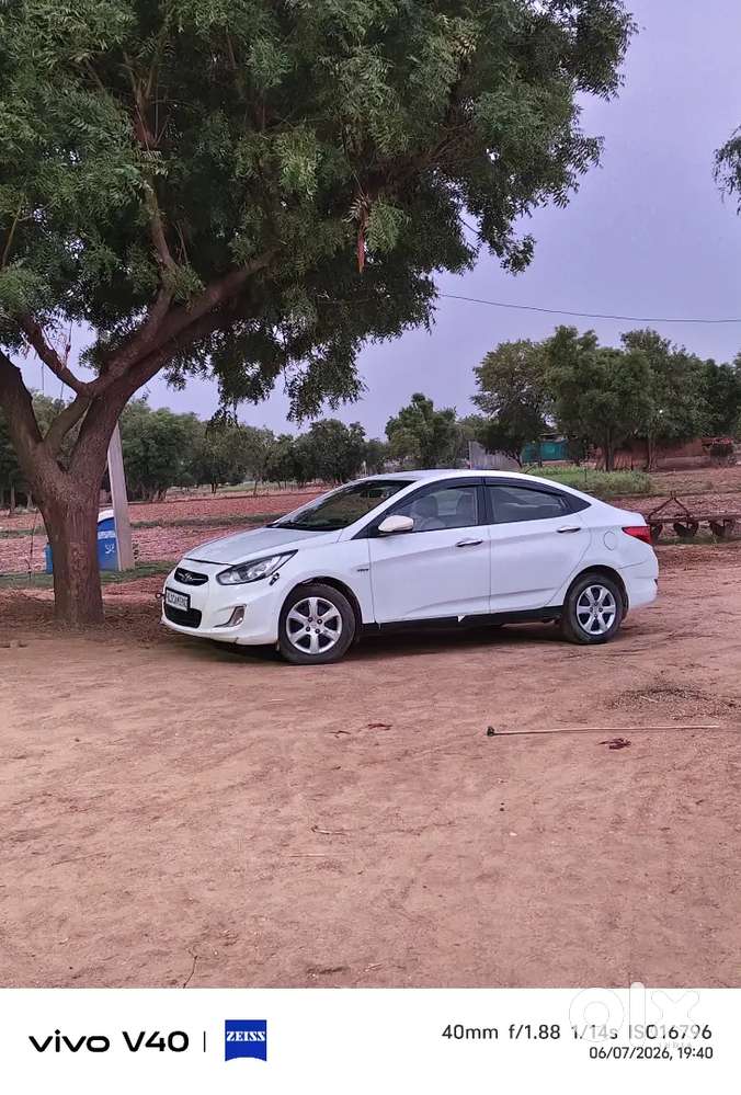 Hyundai Verna 2011 Petrol+cng Outside Fitad