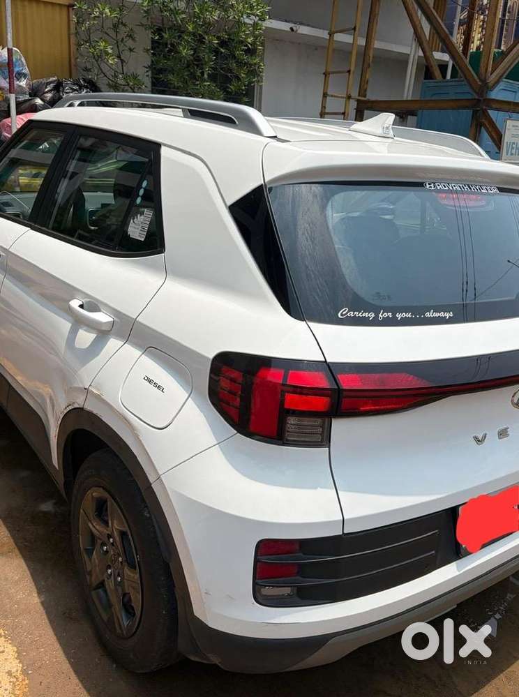 Hyundai Venue 2024 Diesel Well Maintained