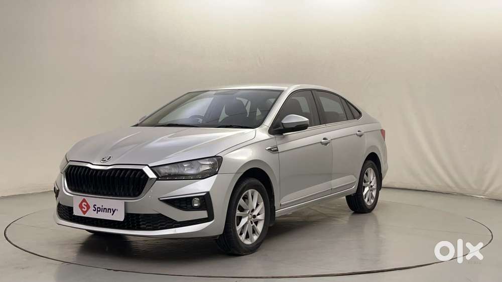 Skoda Slavia Ambition 1.0l Tsi At, 2022, Petrol