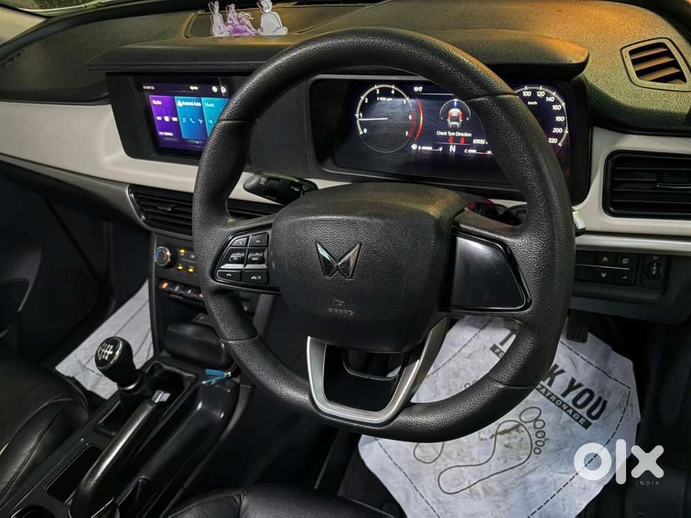 Mahindra Xuv700 2022 Petrol 65000 Km Driven