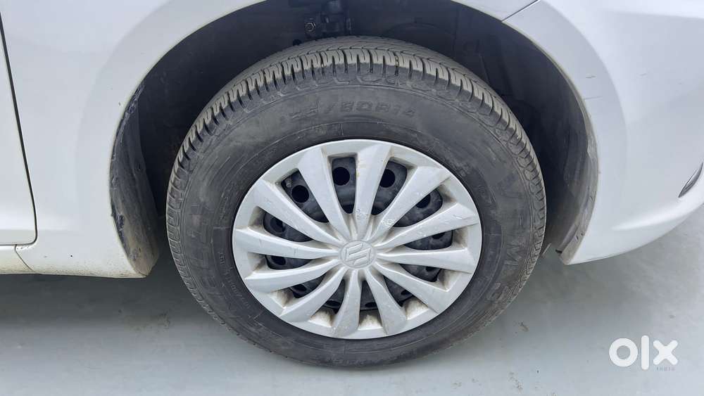 Maruti Suzuki Swift Dzire Amt Vxi, 2017, Petrol
