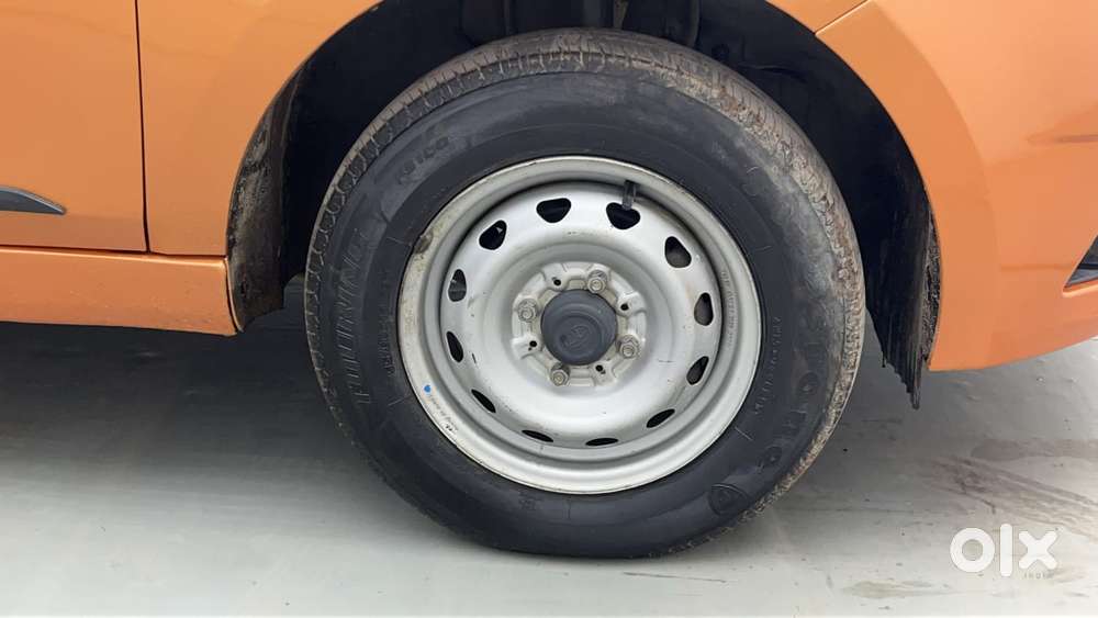 Tata Tiago Xe, 2018, Petrol
