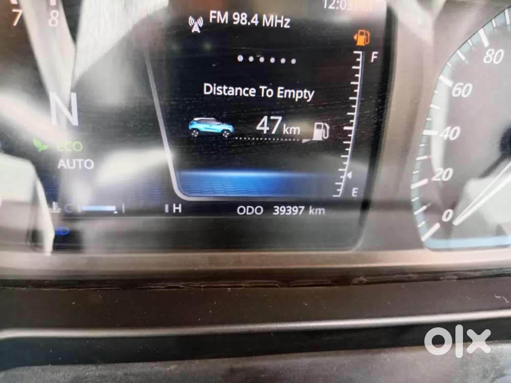 Tata Punch 1.2 Revotron Creative Amt Dual Tone, 2022, Petrol