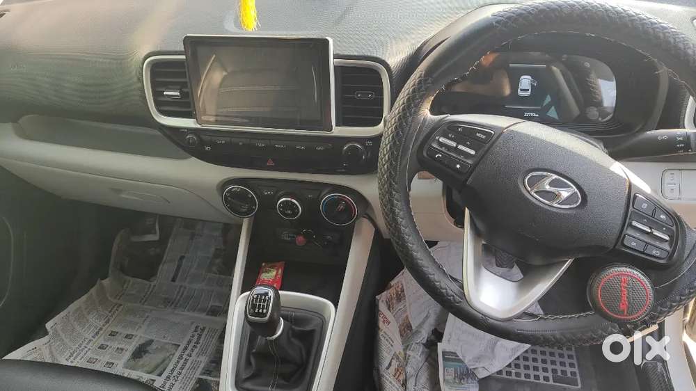 Hyundai Venue 2023 Petrol 20000 Km Driven