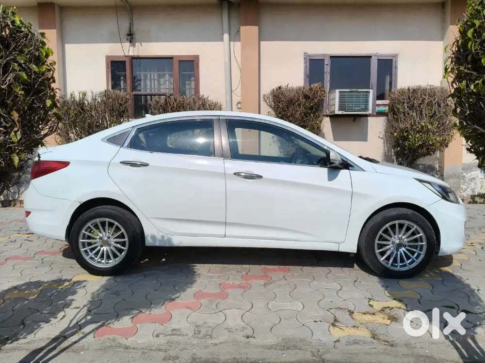 Hyundai Verna 2012
