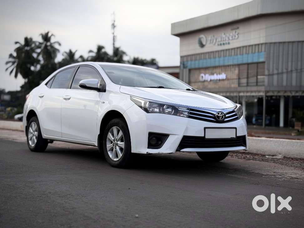 Toyota Corolla Altis 2013-2017 G At, 2015, Petrol