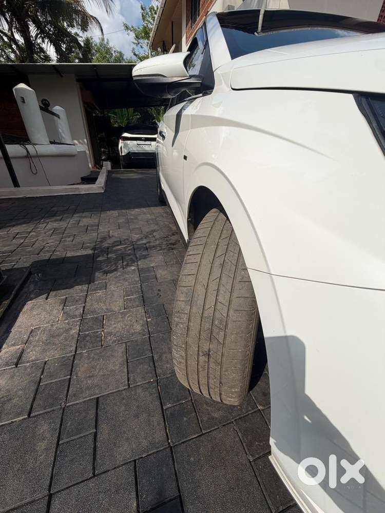 2024 Hyundai Petrol Automatic, Km Driven 34500