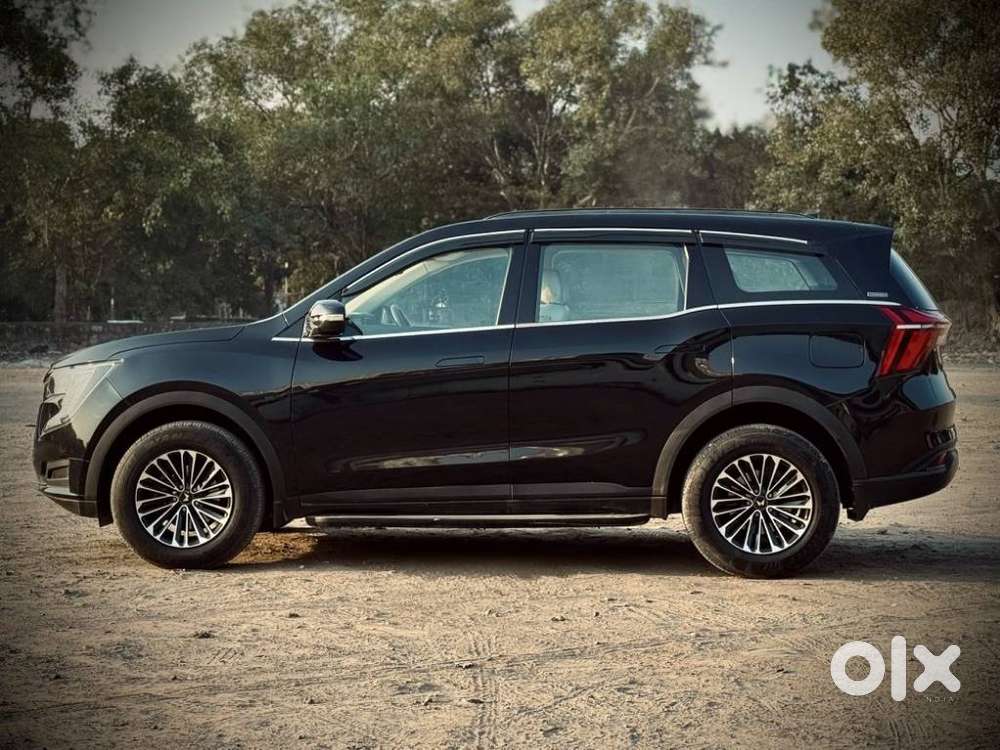 Mahindra Xuv700 2.0 Mx Petrol Mt 5 Str, 2024, Petrol