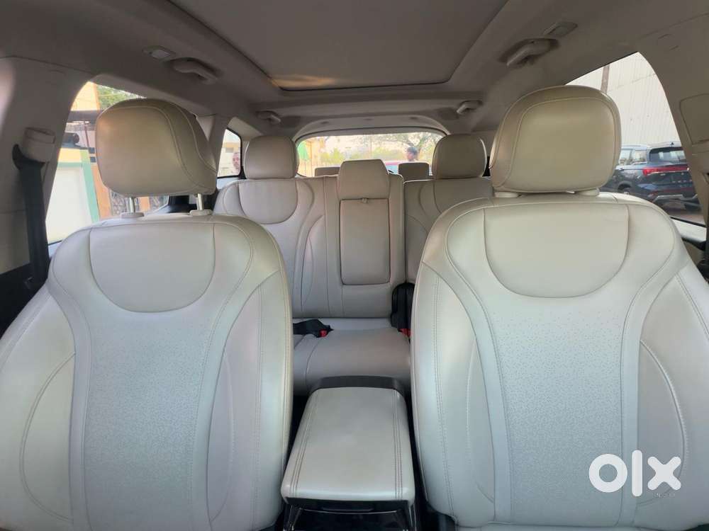 Mahindra Xuv700 2.2 Ax 7 Diesel At Luxury Pack Str Awd, 2023, Diesel