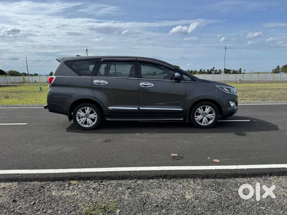 Innova Crysta 2.8 Zx At