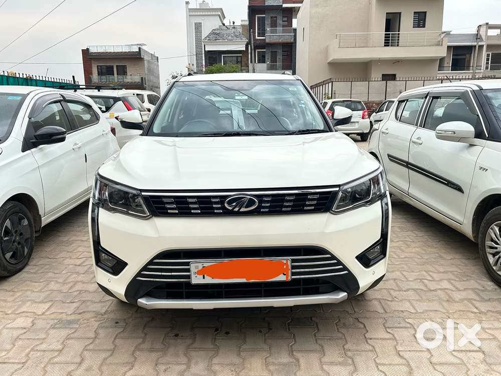 Mahindra Xuv300 Turbosport 2023 Petrol Well Maintained