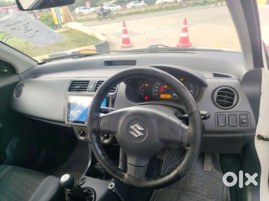 Maruti Suzuki Swift Lxi Option, 2010, Petrol