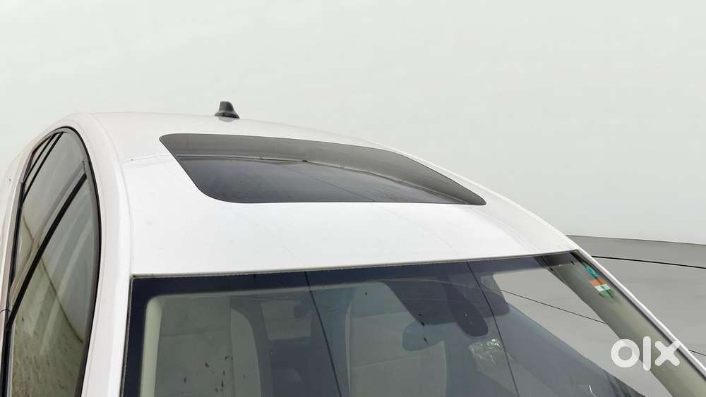 Skoda Slavia 1.0 Tsi Style At, 2022, Petrol