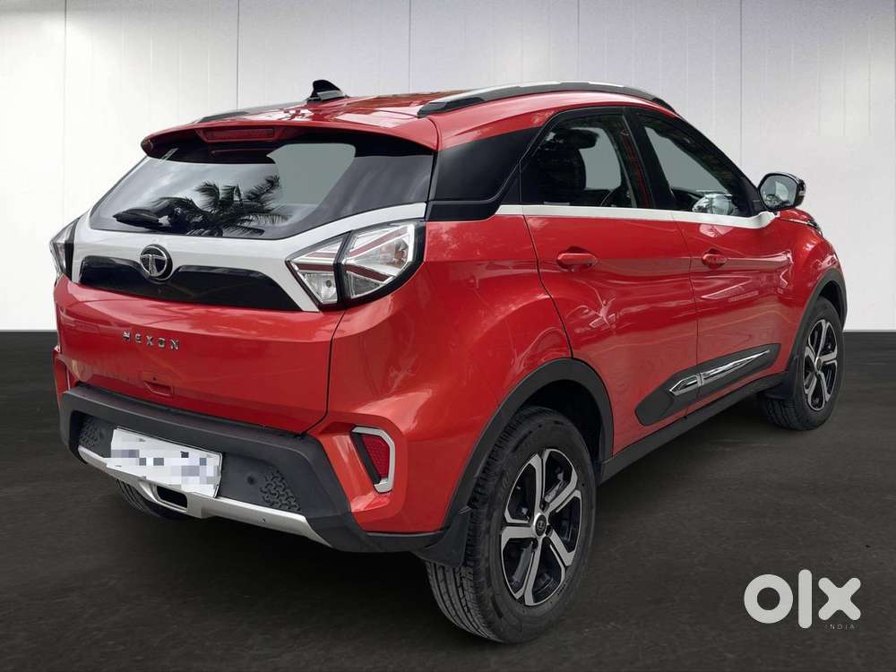 Tata Nexon 1.2 Revotron XZA Plus DualTone, 2021, Petrol