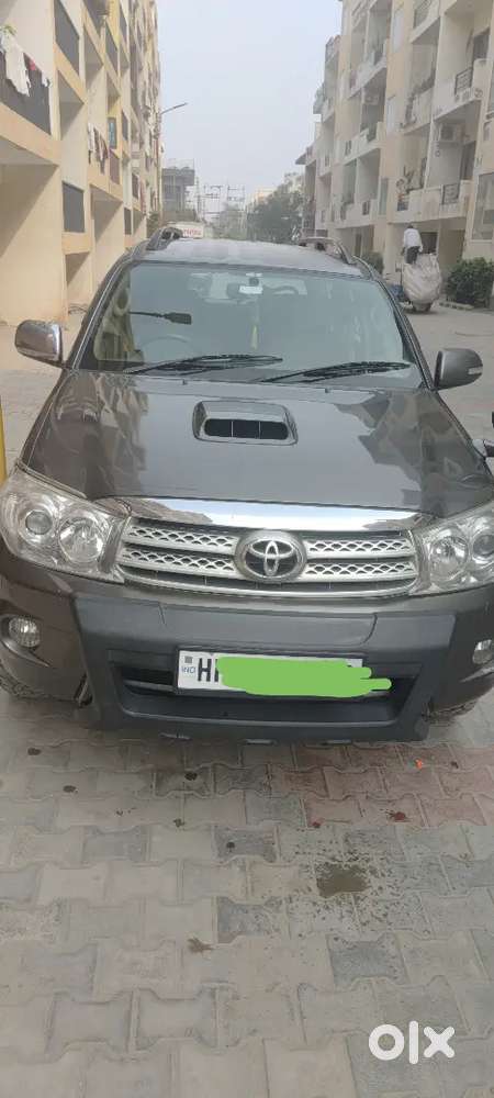 Toyota Fortuner 2011 Diesel 145000 Km Driven