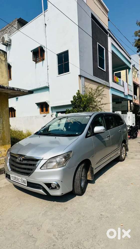 Toyota Innova 2.5 V 2014