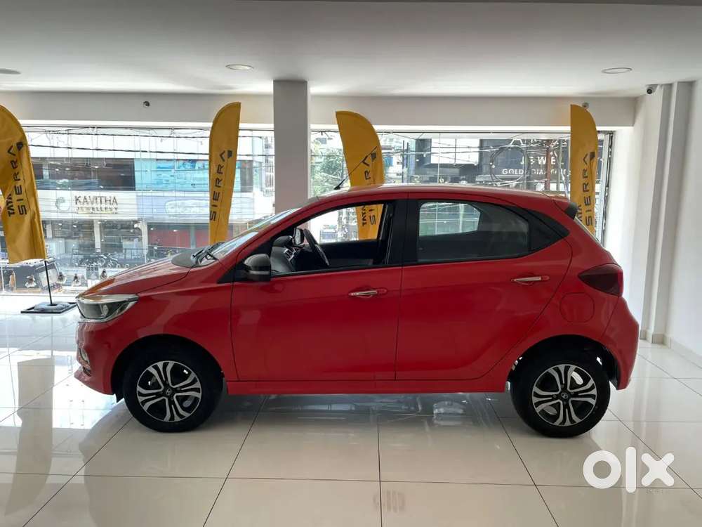 Year Back 2023 Model Tata Tiago  Cng Xz+