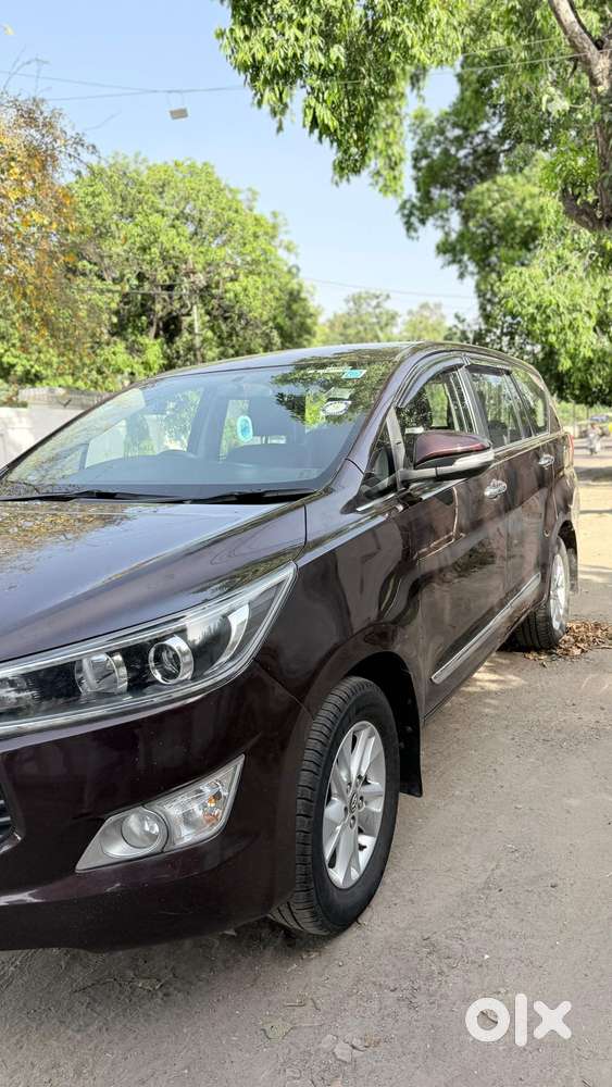 Toyota Innova Crysta 2.4 V, 2016, Diesel