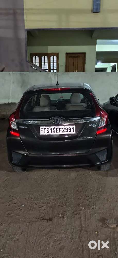 Honda Jazz 2015 Petrol 95000 Km Driven