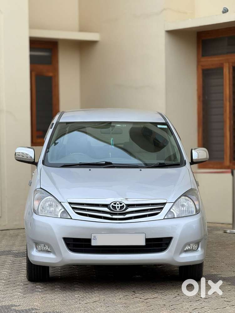 Toyota Innova 2.5 V 7 Str, 2011, Diesel
