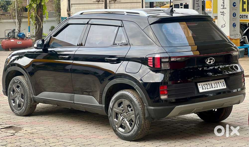 Hyundai Venue 1.2 S (o), 2024, Petrol