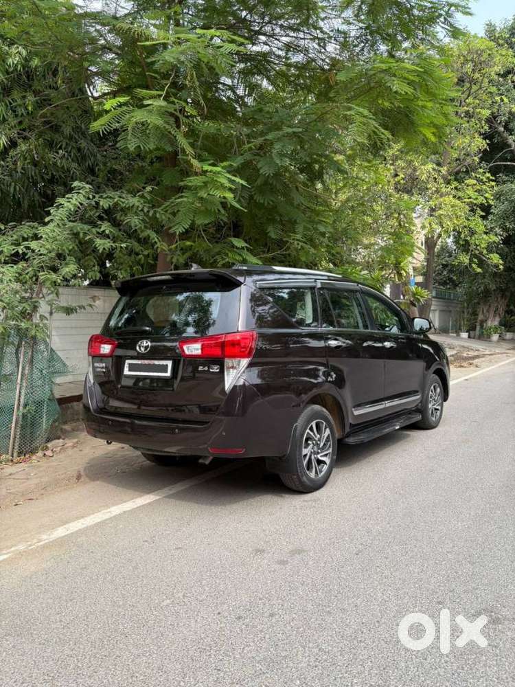 Toyota Innova Crysta [2020-ongoing] 2.4 Gx 7 Str, 2022, Diesel