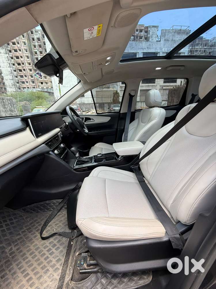 Mahindra Xuv700 2.0 Ax 7 Petrol At Luxury Pack Str, 2025, Diesel
