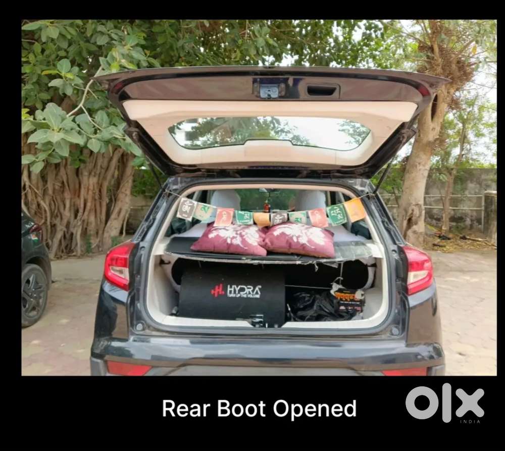 Mahindra Xuv300 2023 Petrol Variant W2