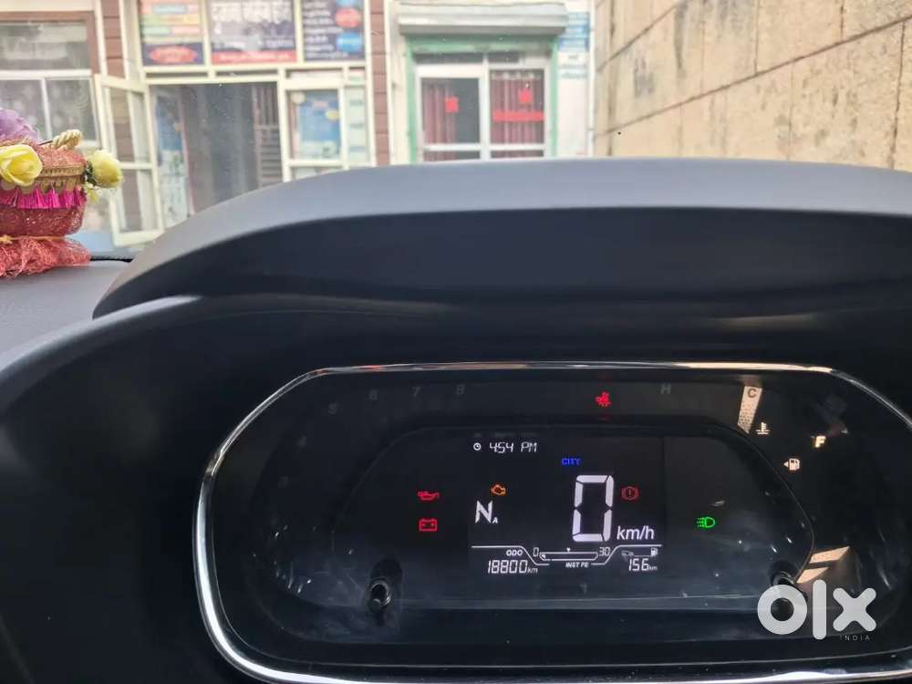 Tata Nexon Automatic Car With Sunroof Model August 2023