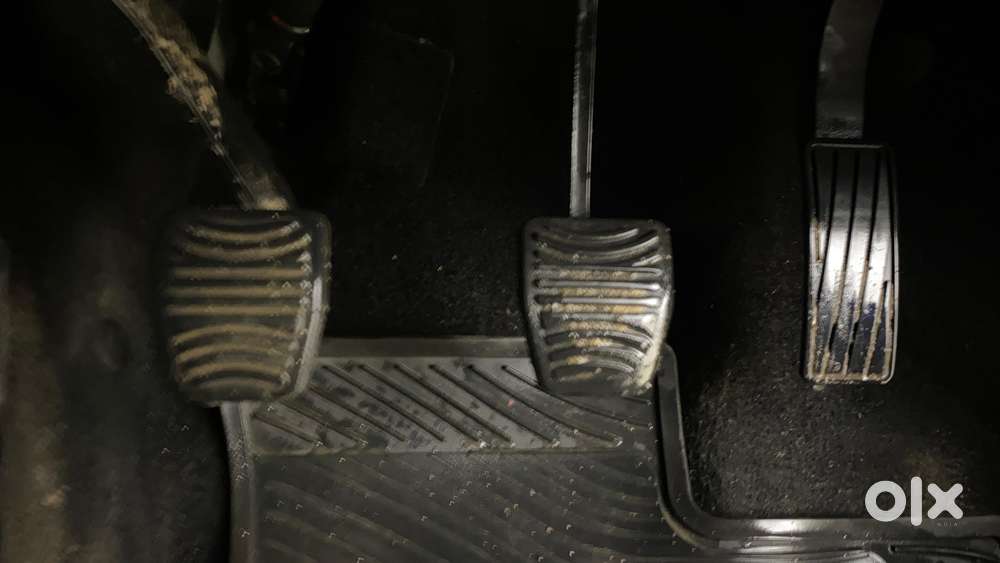 Mahindra Xuv700 2.0 Ax 7 Petrol Mt Str, 2021, Petrol