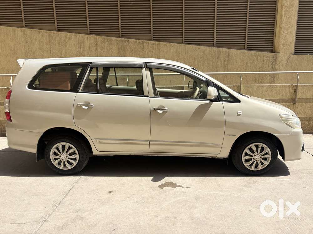 Toyota Innova 2.5 G (diesel) 8 Seater, 2014, Diesel