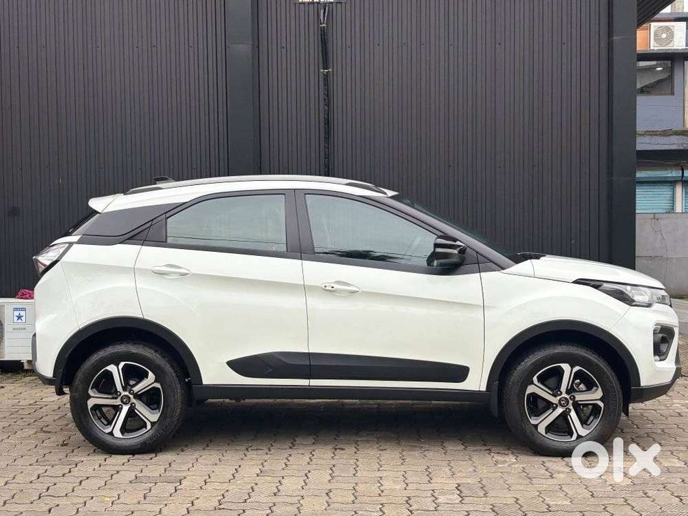 Tata Nexon 1.2 Revotron Xza Plus, 2022, Petrol