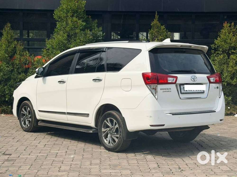 Toyota Innova Crysta 2.8 Gx At, 2022