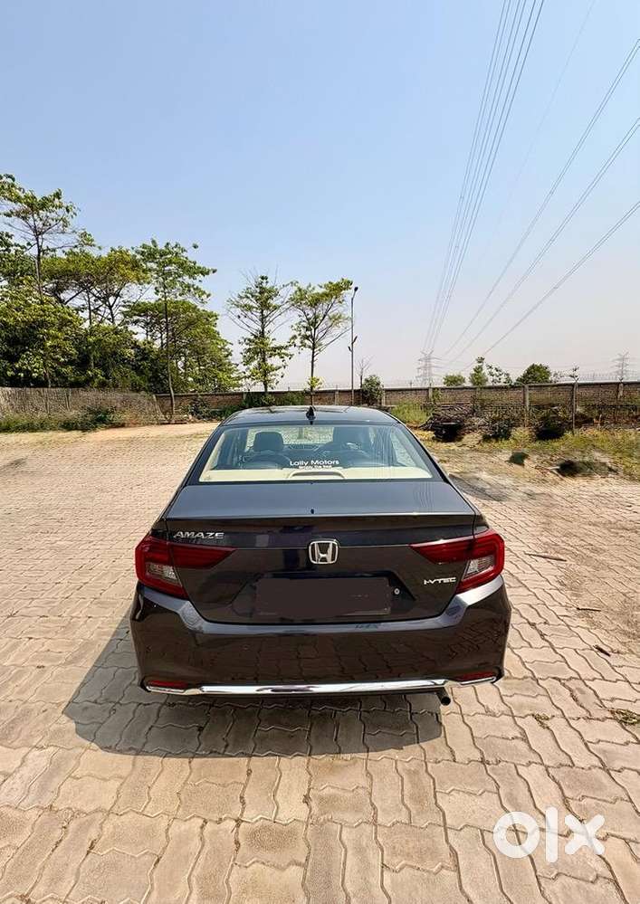 Honda Amaze 2024 Petrol Well Maintained
