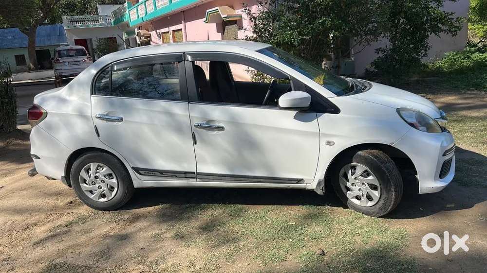 Honda Amaze 2015 Diesel Well Maintained