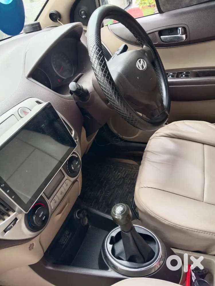 2012 Hyundai I20 Magna At Charon Tyre Nahin Hai Alloy Wheel Tab Screen