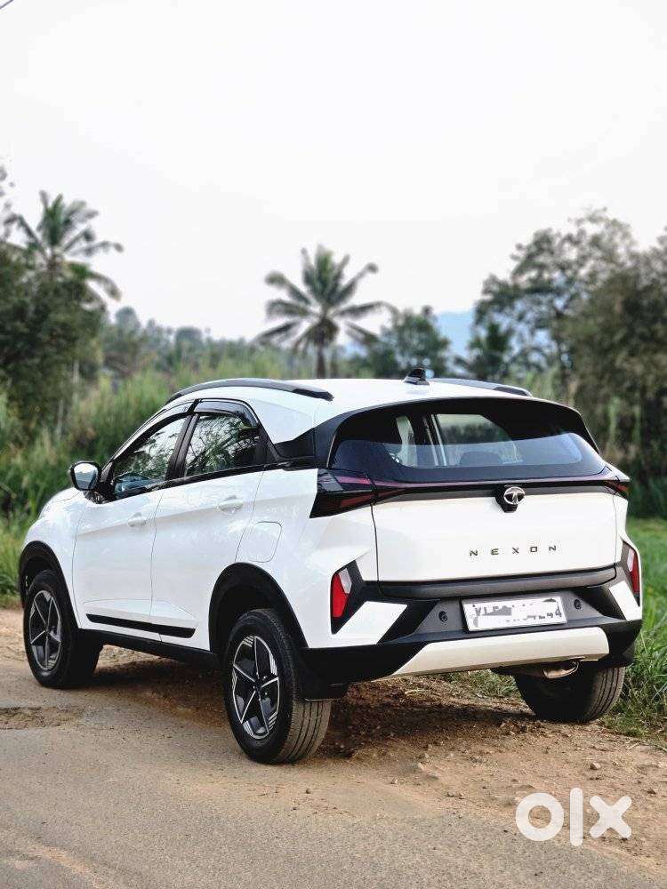 Tata Nexon 1.2 Revotron Xza Plus Dualtone, 2023, Petrol
