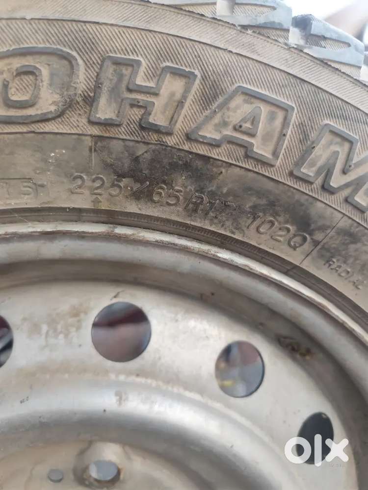 Mahindra Xuv500 Yokohama Tyre With Rim  Single Piece  Good Condition