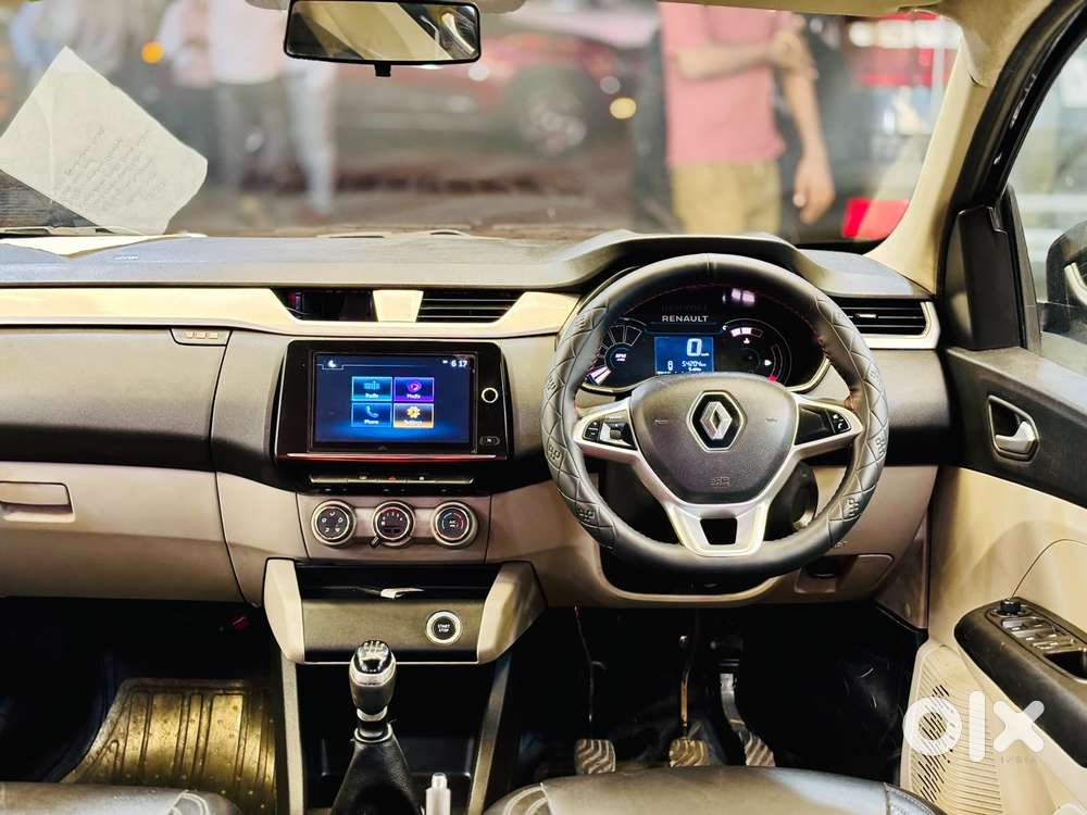 Renault Triber Rxz, 2022, Petrol