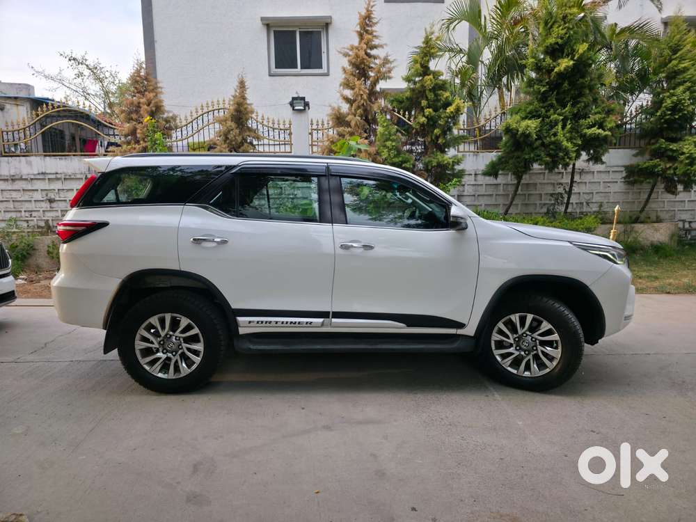 Toyota Fortuner 2.8 Legender 4x4, 2022, Diesel