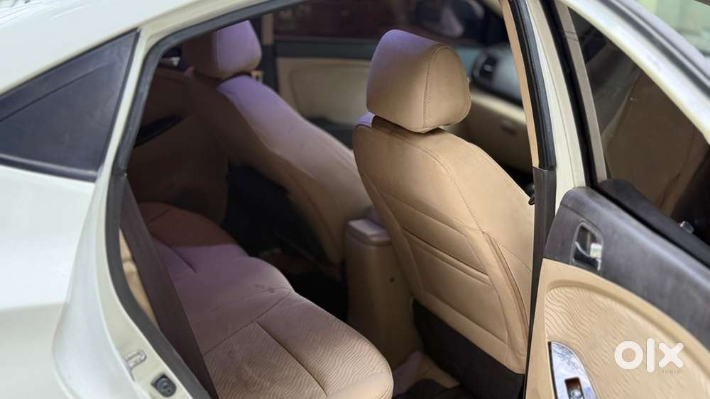 Hyundai Verna 2012