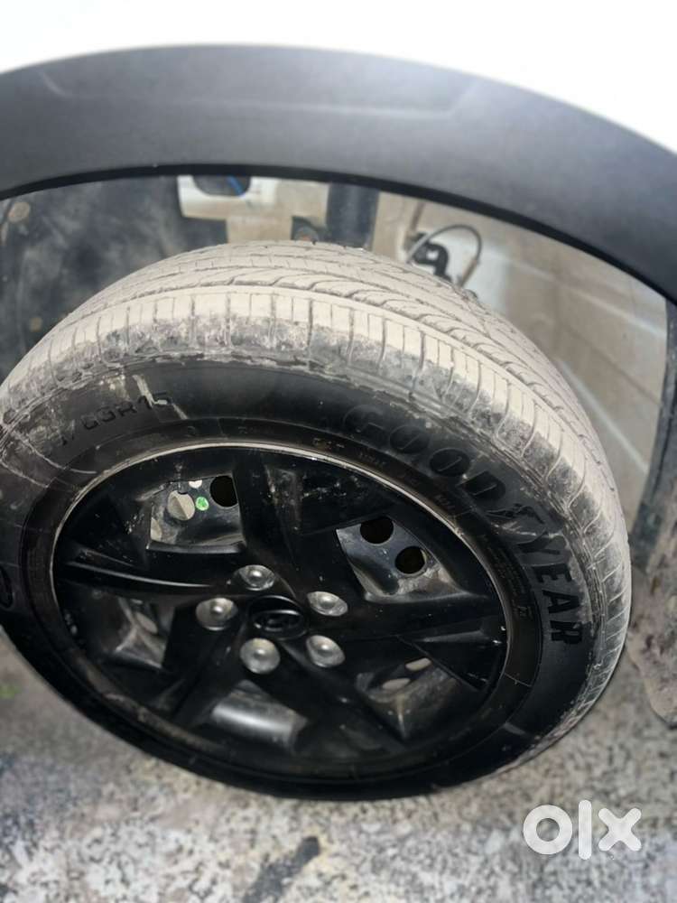 Hyundai Venue Petrol Well Maintained