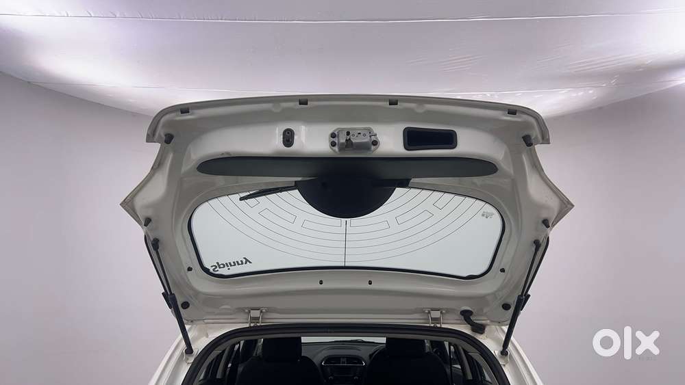 Tata Tiago Xza, 2017, Petrol