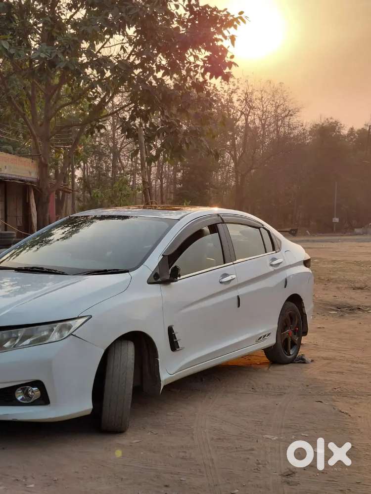 Honda City 2016 Model Full New Condition Sunroof Car