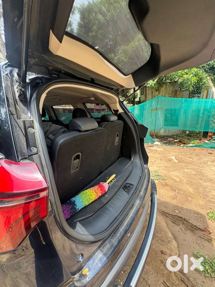 Mahindra Xuv700 2022 Year Petrol Manual Car