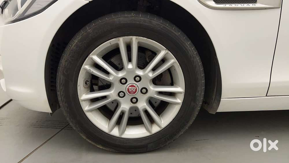 Jaguar Xe Prestige, 2016, Petrol