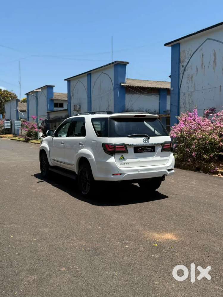 Toyota Fortuner 2015